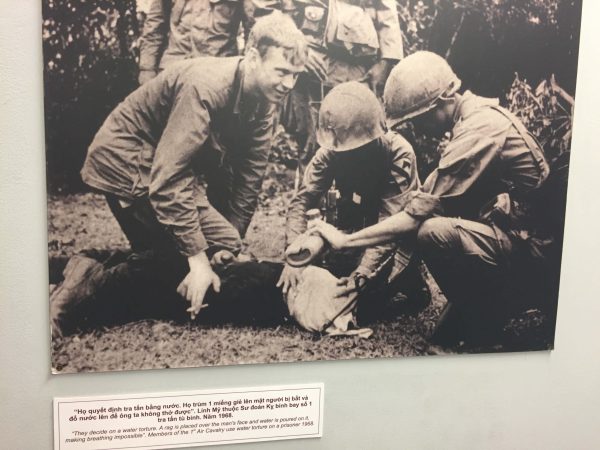 ベトナム　ホーチミン　戦争博物館