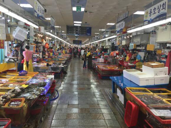 釜山　グルメ　チャガルチ市場