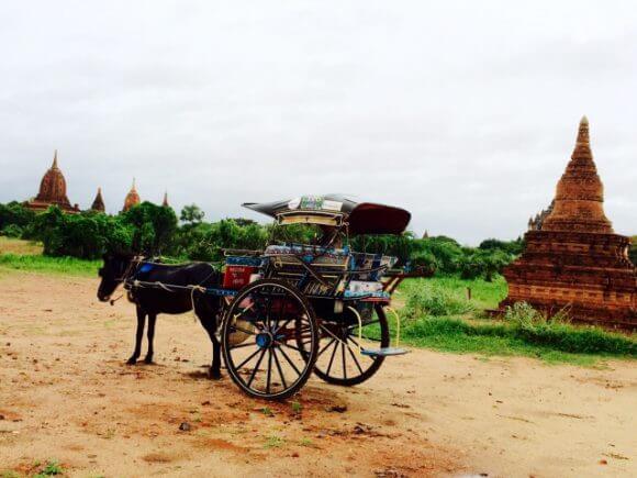 ミャンマーのバガン　馬車